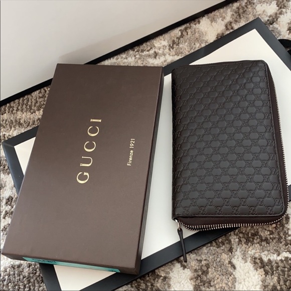 Gucci Other - Gucci Authentic Wallet like new